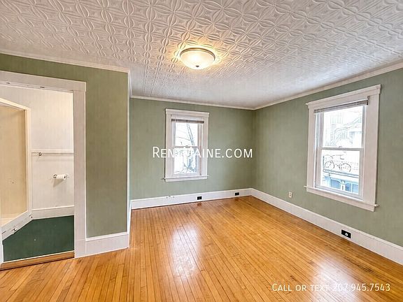 4th image of 148 Essex St APT 5