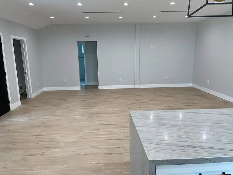 4635 Kraft Ave — Photo 27