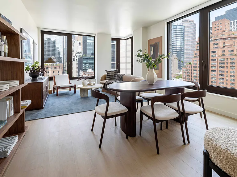 300 E 50th St #18B — Photo 4