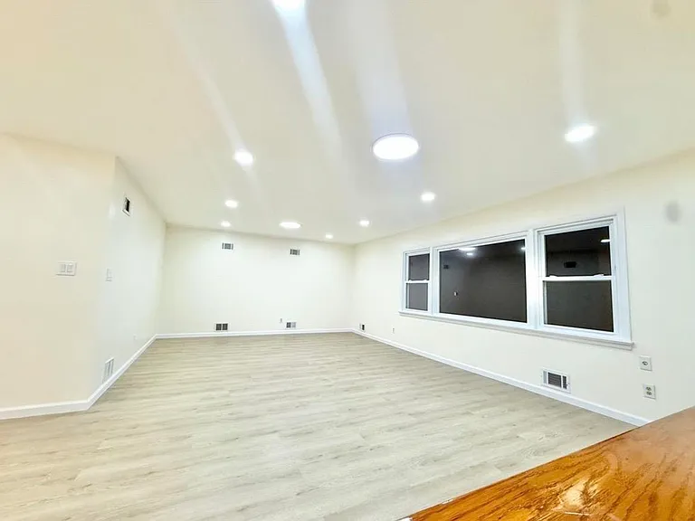 588 Avenue A #3 — Photo 2
