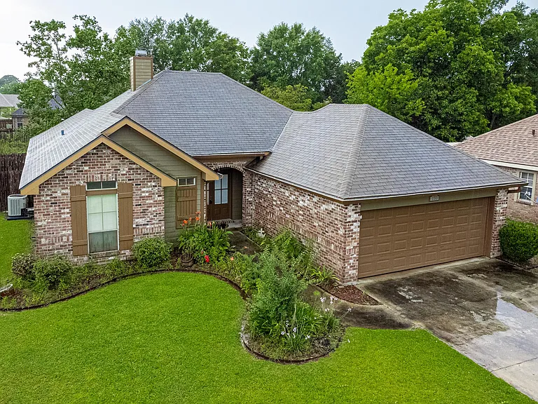 130 Windermere Cir — Photo 3