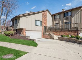 14 Portwine Rd, Willowbrook, IL 60527