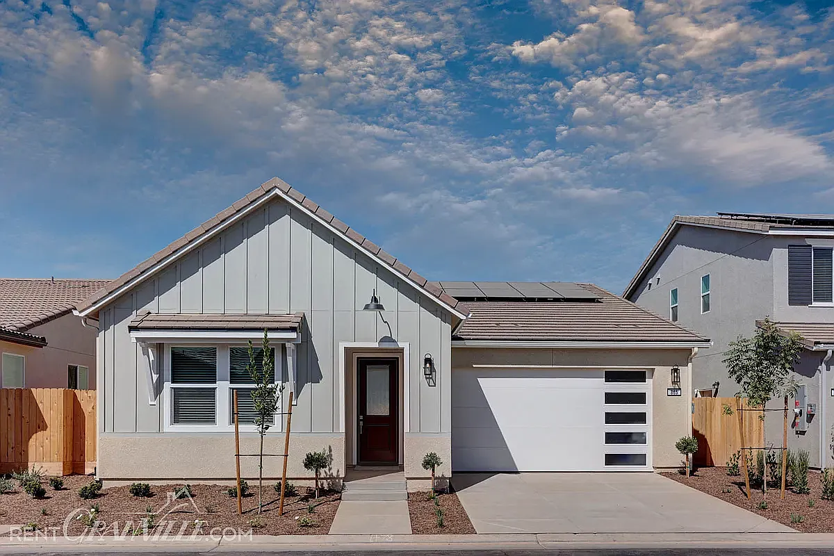 3 bed, 2007 sqft, $3,000 — Photo 1