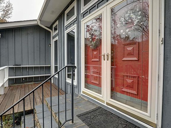 2nd image of 3099 Meadow Dr