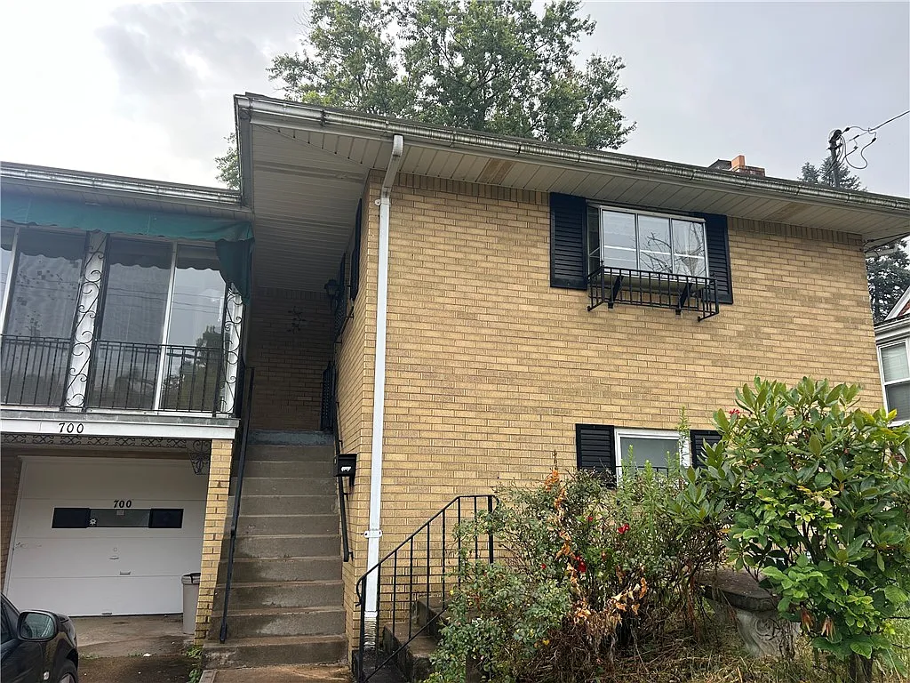 3 bed, 1072 sqft, $1,600 — Photo 1