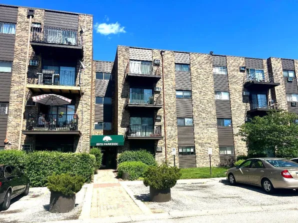 8970 N Parkside Ave APT 416, Des Plaines, IL 60016