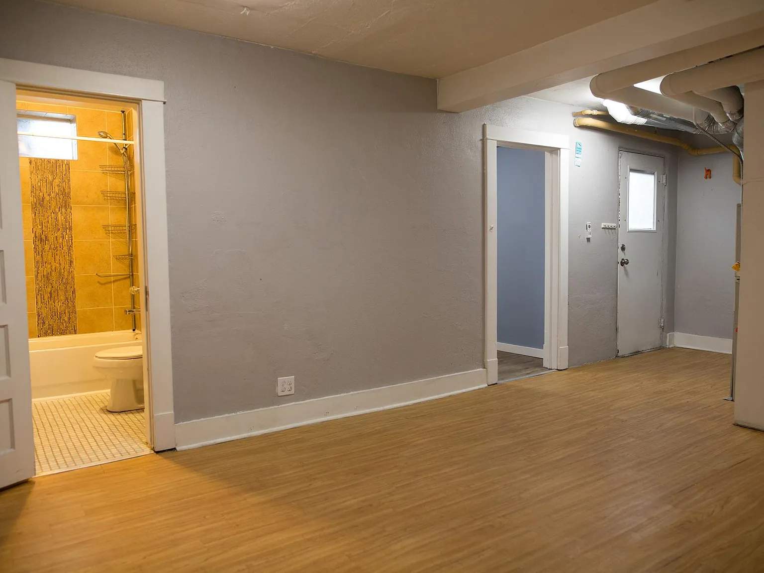 1 bed, 800 sqft, $1,100 — Photo 3