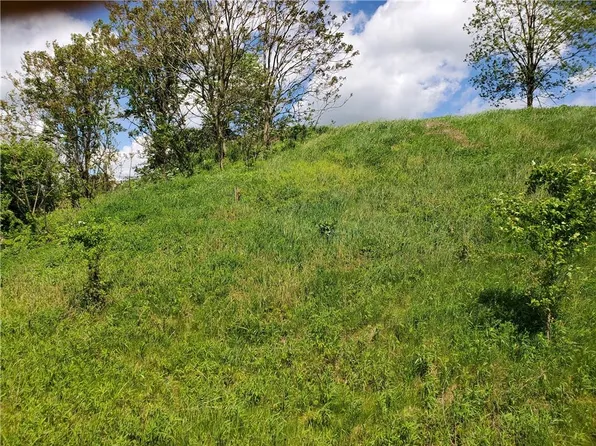 104 Patton Dr, Aliquippa, PA 15001