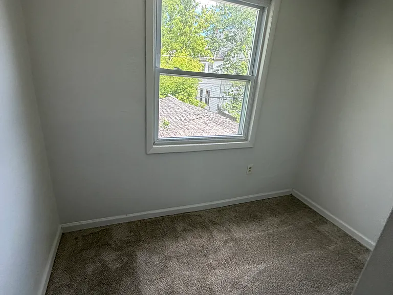 170 Butler Ave #UPPER — Photo 10