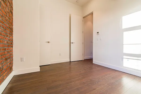 Rented by Nooklyn NYC LLC | media 30