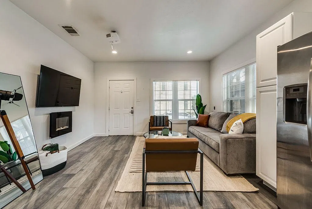 1 bed, 600 sqft, $1,700 — Photo 3
