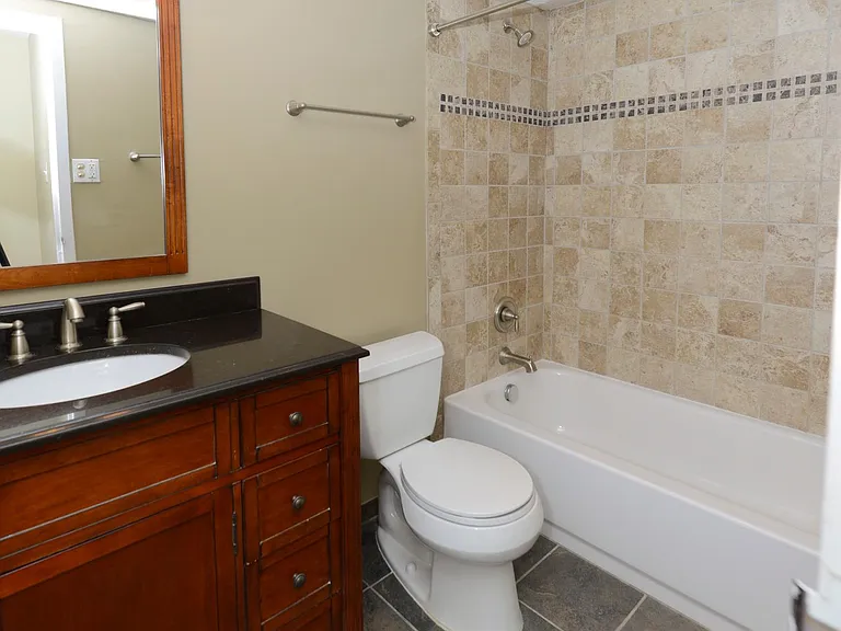 2030 N Adams St — Photo 7