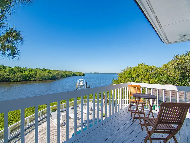 1635 S Highway A1A — Photo 2