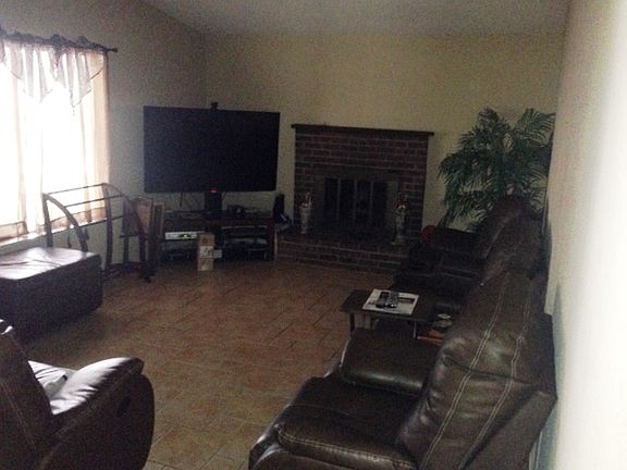 LR with gas fireplace