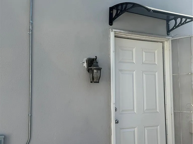 7045 Lindley Ave — Photo 3