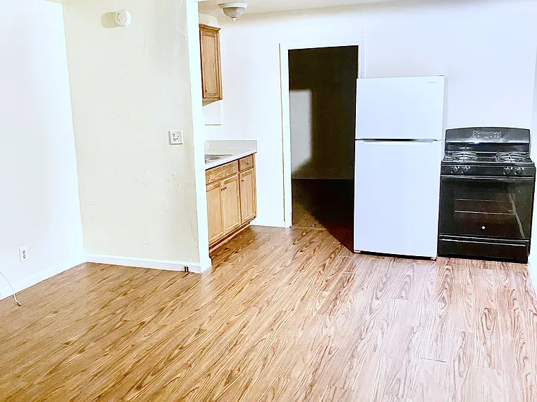 1413 Castillo St #2 — Photo 4