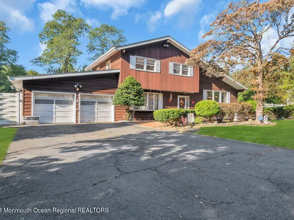 5 Marlboro Street, Morganville, NJ 07751
