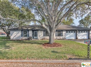 701 Brodie St, Edna, TX 77957