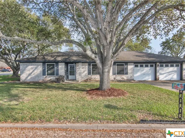 701 Brodie St, Edna, TX 77957