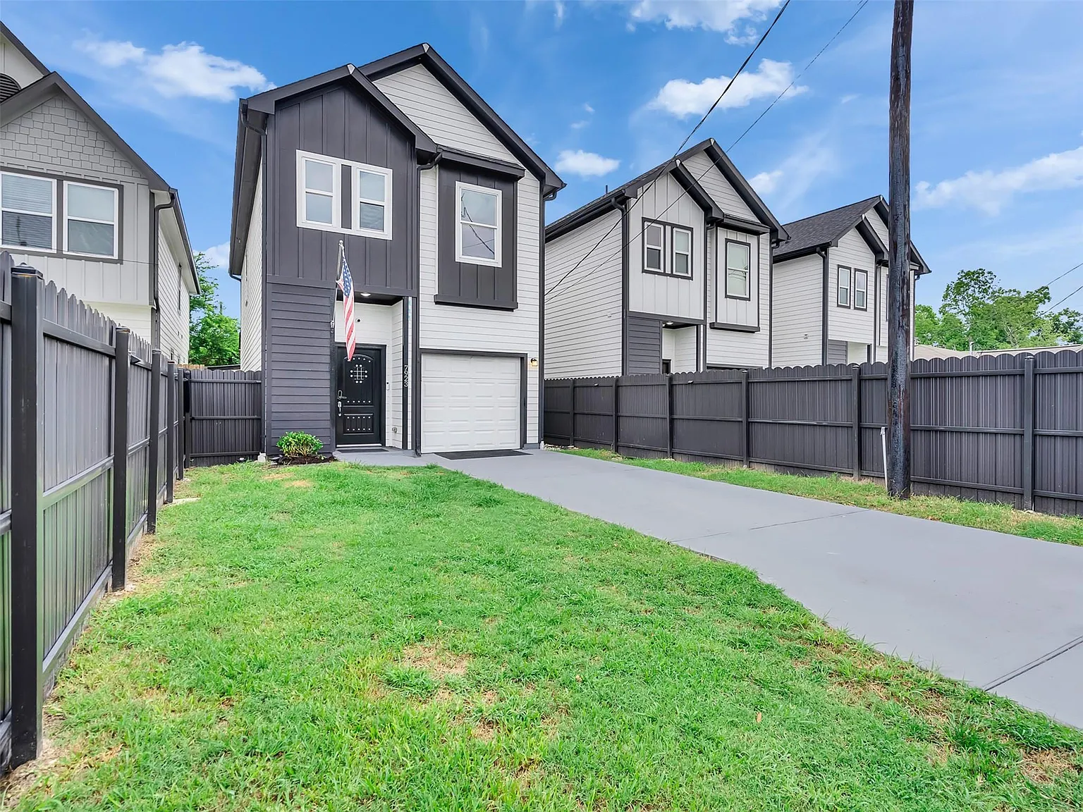3 bed, 2.5 bath, 1570 sqft, $2,000 — Photo 3