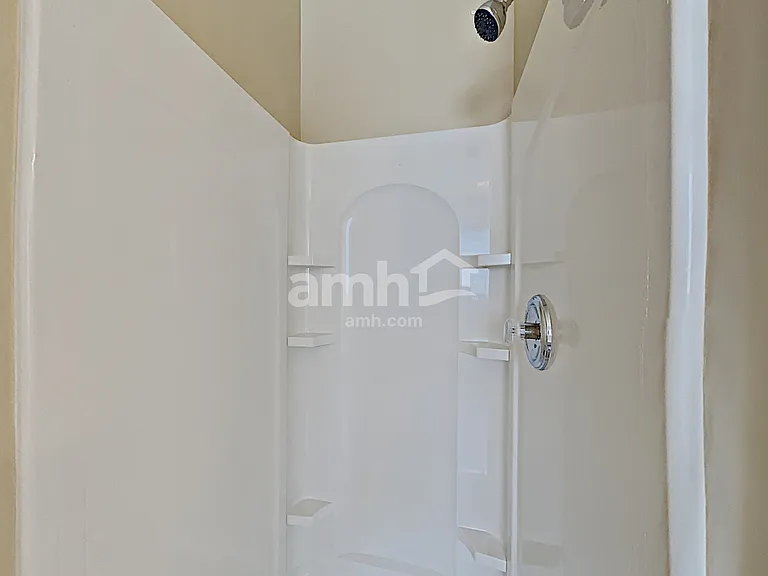 1001 Mallory Ln — Photo 10