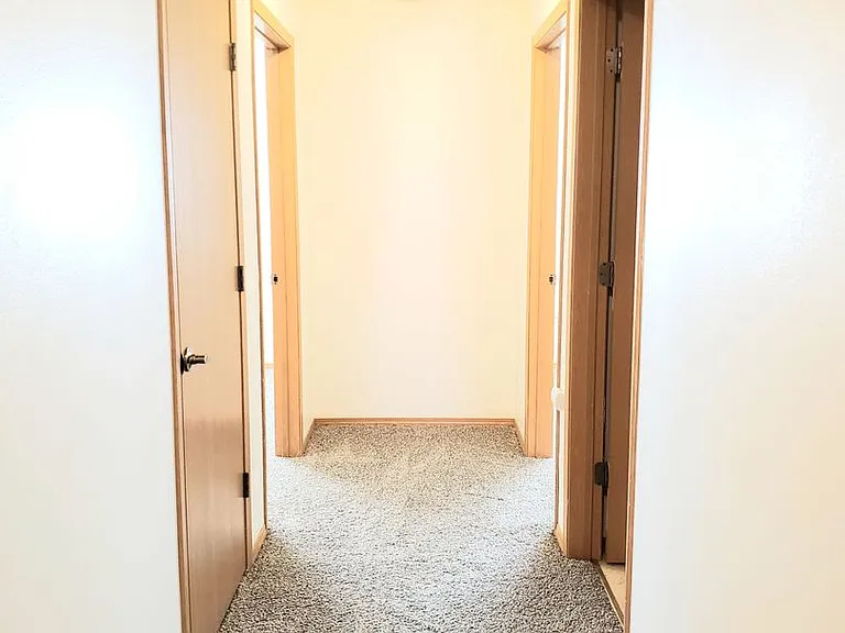 1105 N Western Ave — Photo 14