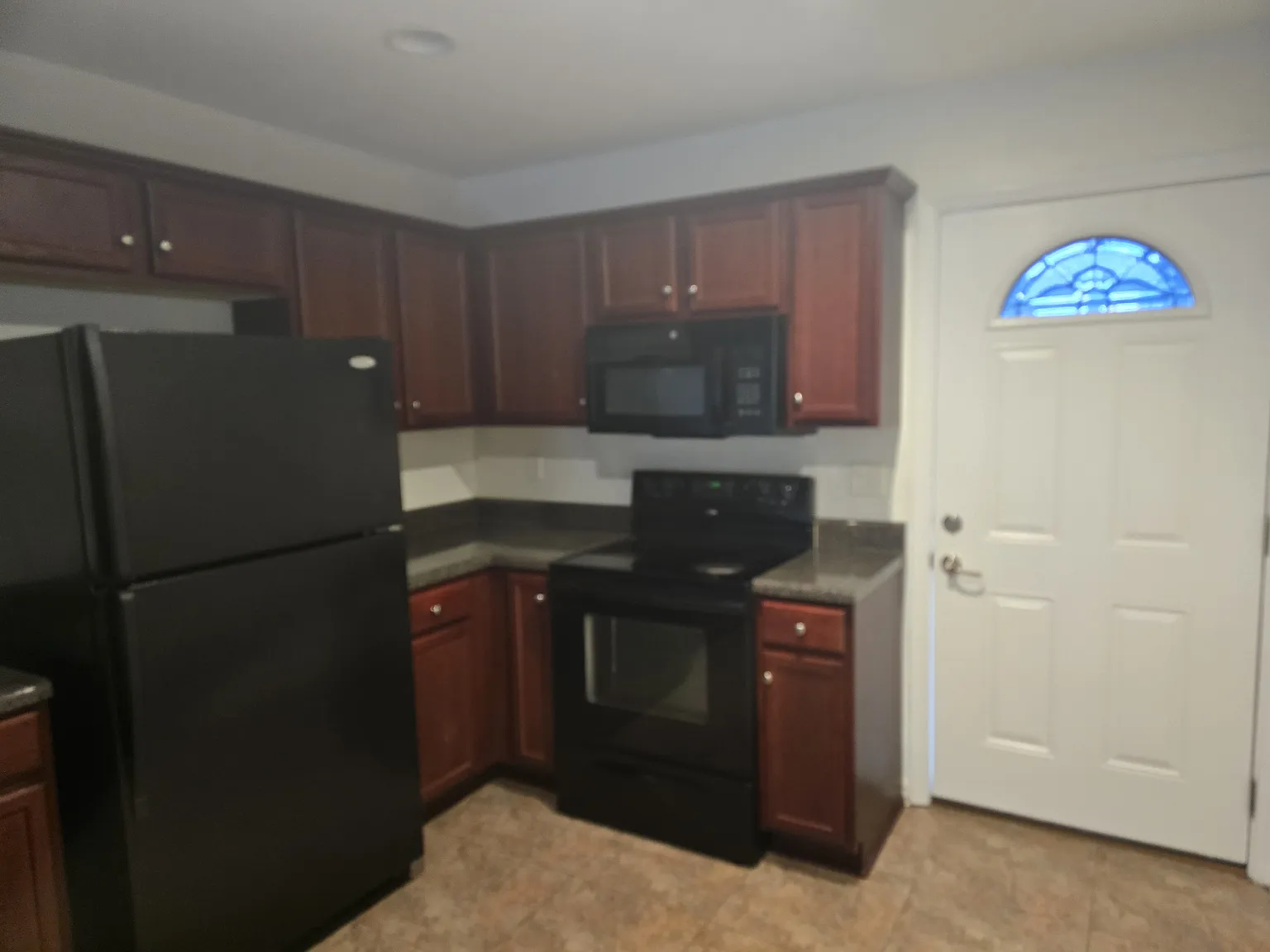 2 bed, 2.5 bath, 1124 sqft, $1,350 — Photo 2