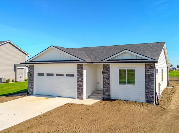 2002 Spaulding Ln, Grinnell, IA 50112