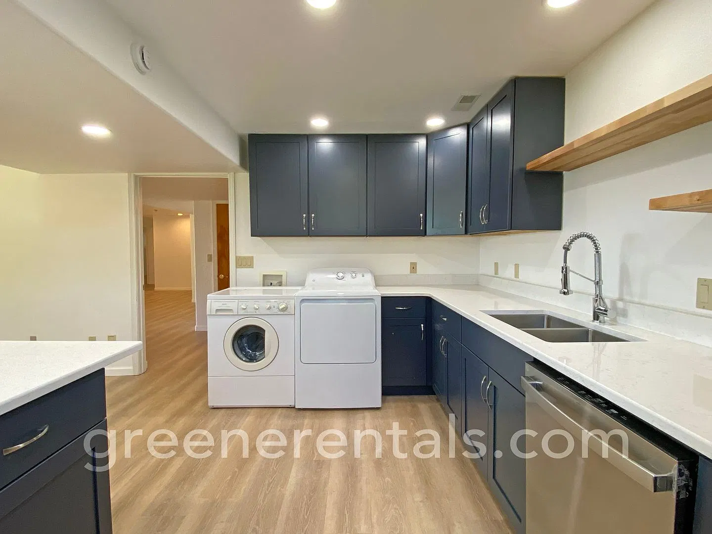 Cooper Point Daylight Basement ADU with Water Views — Photo 4