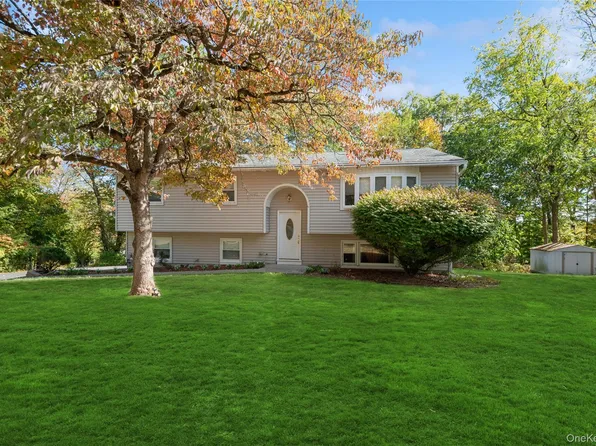 42 Mesa Place, Nanuet, NY 10954