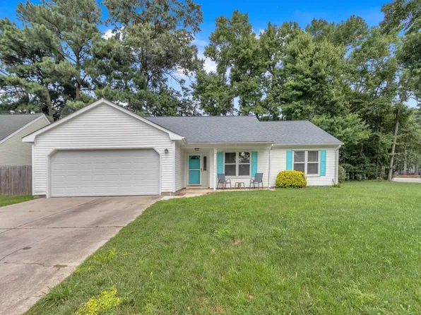 348 Scarlet Oak Dr, Virginia Beach, VA 23452