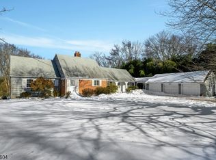 29 Village Rd, New Vernon, NJ 07976