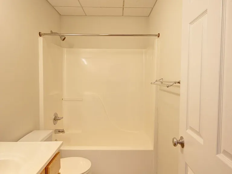 Scholar's Quad Collegiate Apartments — Photo 29