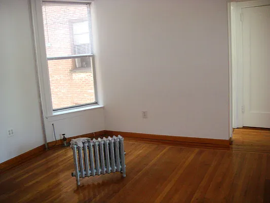 Rented by Avanguard Realty Corp | media 2