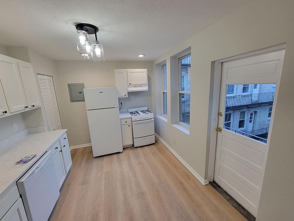 1st image of 224 Hanover St APT 11A