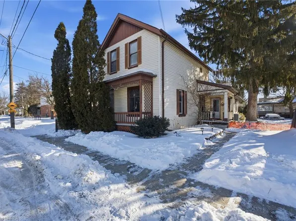 187 Sydenham St, Brantford, ON N3R 3Z5