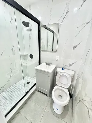 Rented by EastMount Realty LLC | media 6