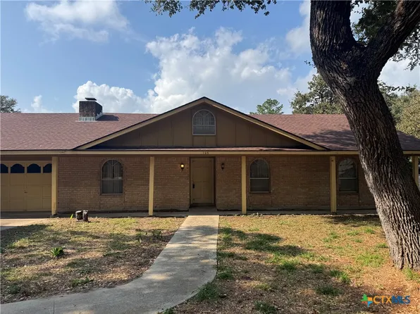 105 Pecan Dr, Victoria, TX 77905