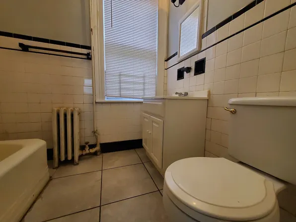 76 Pearsall Avenue image 5 of 5