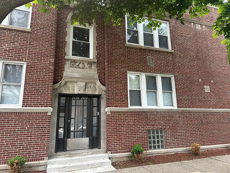 N Kilbourn Ave — Photo 8