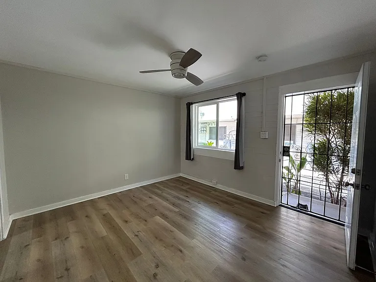 2620 Date St — Photo 4