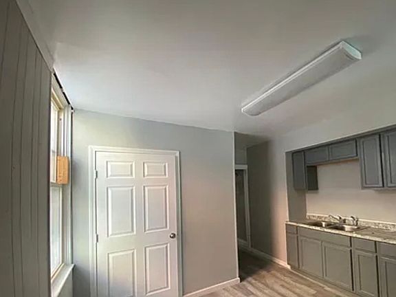 4th image of 1733 & 1735 Edison Ave