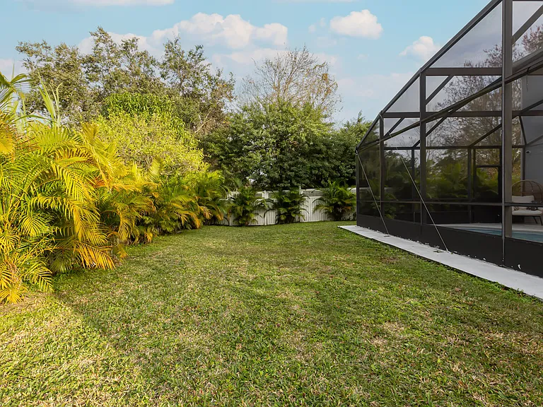1146 Perpignan Ct — Photo 39