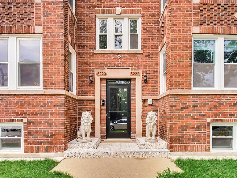 5222 N Christiana Ave #G — Photo 2
