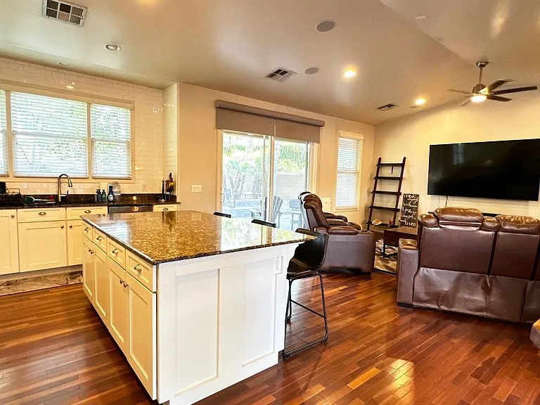 2303 E Dogwood Dr — Photo 11