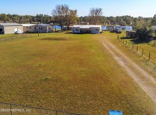 5222 Island Lake Dr, Jacksonville, FL 32226