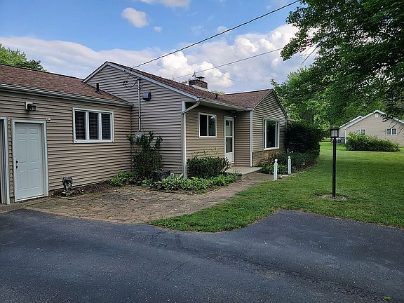 2nd image of 2191 Vandekarr Rd