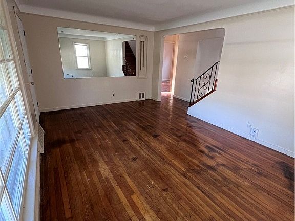 5th image of 4733 E 88th St