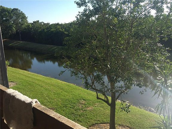 4th image of 9614 Tara Cay Ct #32
