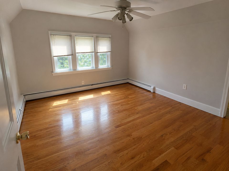 1st image of 121 North St #3